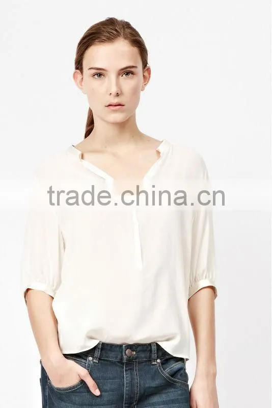 Ladies Collarless Blouse with Satin Hemming