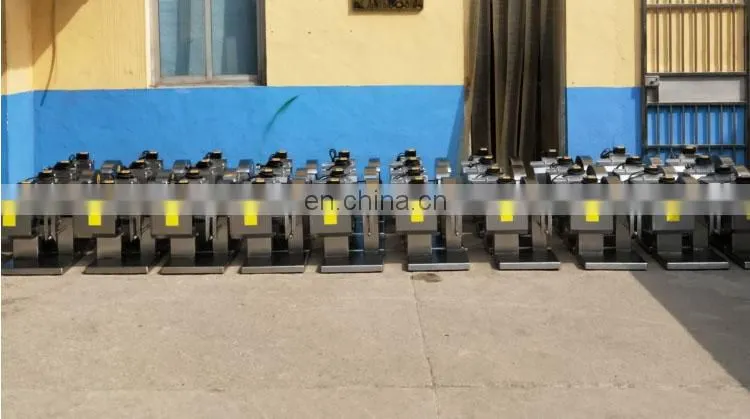 Small chicken meat cutter bandsaw for meat and bone cutting machine