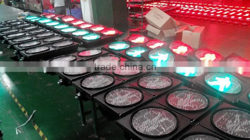 New design solar yellow flashing traffic light for road safety