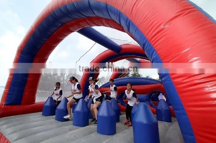 Outdoor red and blue giant adult inflatable obstacle course equipment