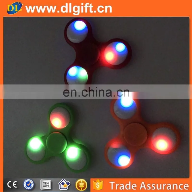 European Best selling adult toy plastic funny led hand solar light spinner