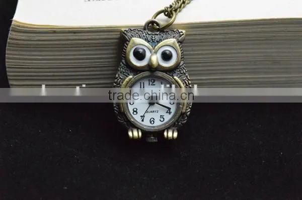 Fashion engraved pocket watch with night owl pattern chain quart watch