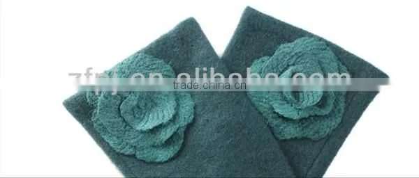 Cool and cute girls sheep wool gloves