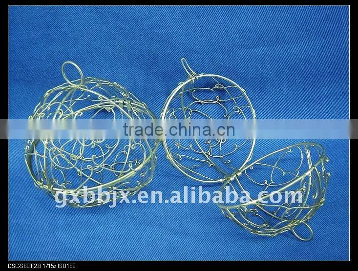 Gold iron decorative bouncy balls set of two