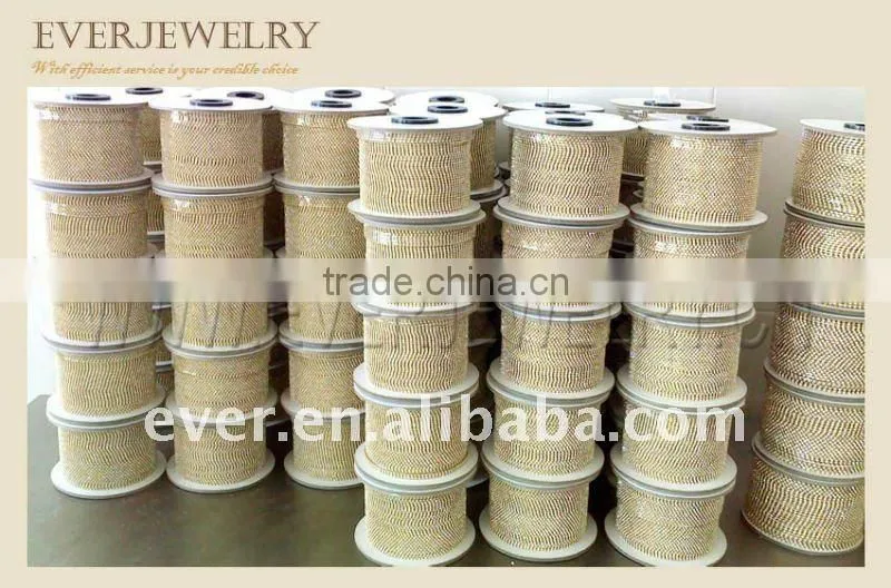 close rhinestone cup chain