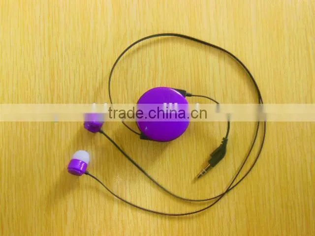 2016 New style earphone retractable in-ear headset with CE,FCC,ROHS certificates