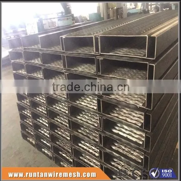 Hot dipped galvanized Diamond Safety perforated grip strut grating (Trade Assurance)