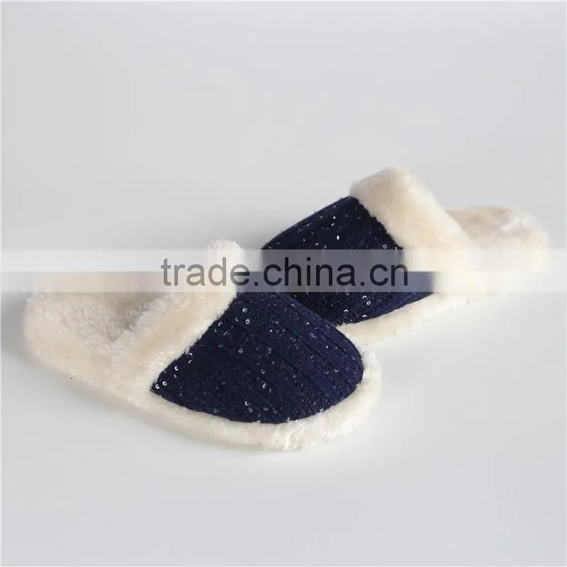 Woman knitted indoor slipper with sequins