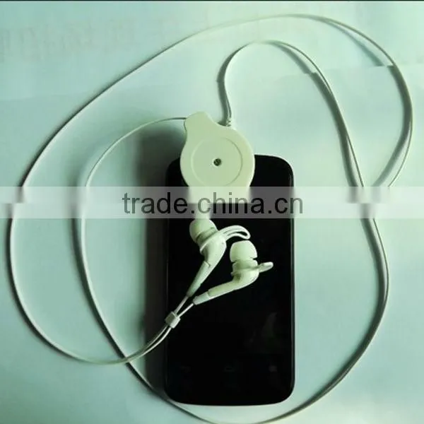 2013 new retractable fashion earbuds manufacturing for MP3