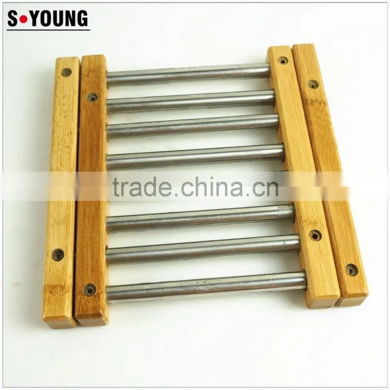 22031 Ajustable bamboo pot holder