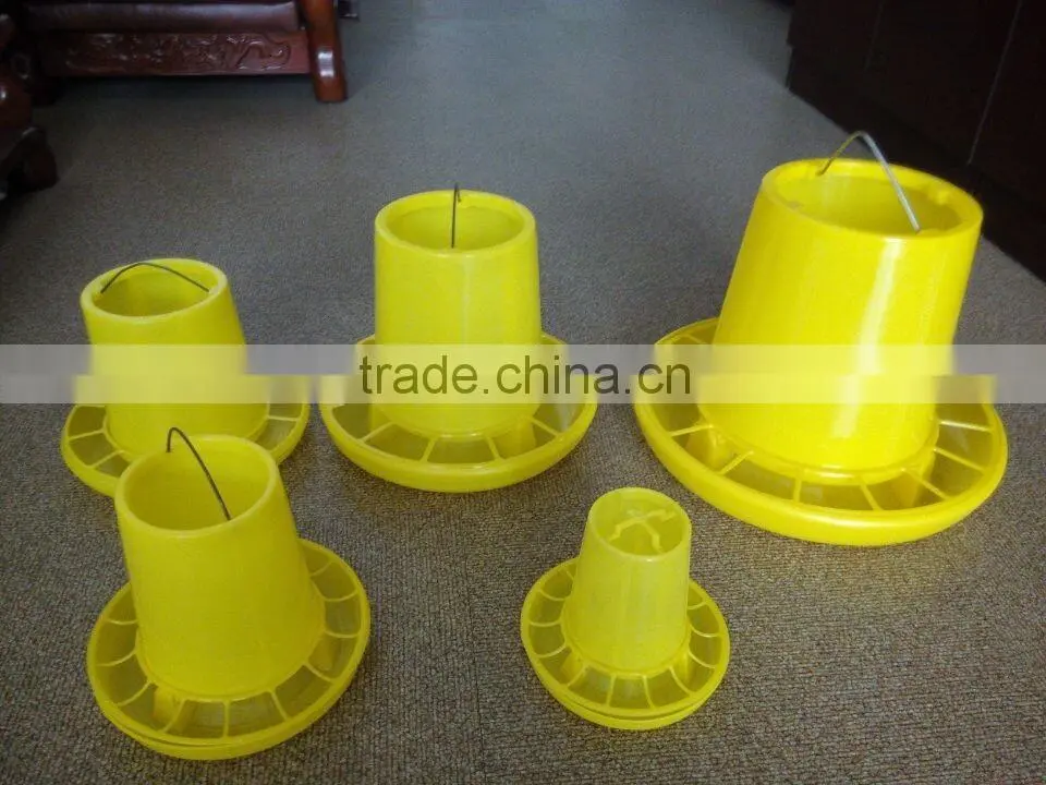 poultry plastic feeders and drinkers