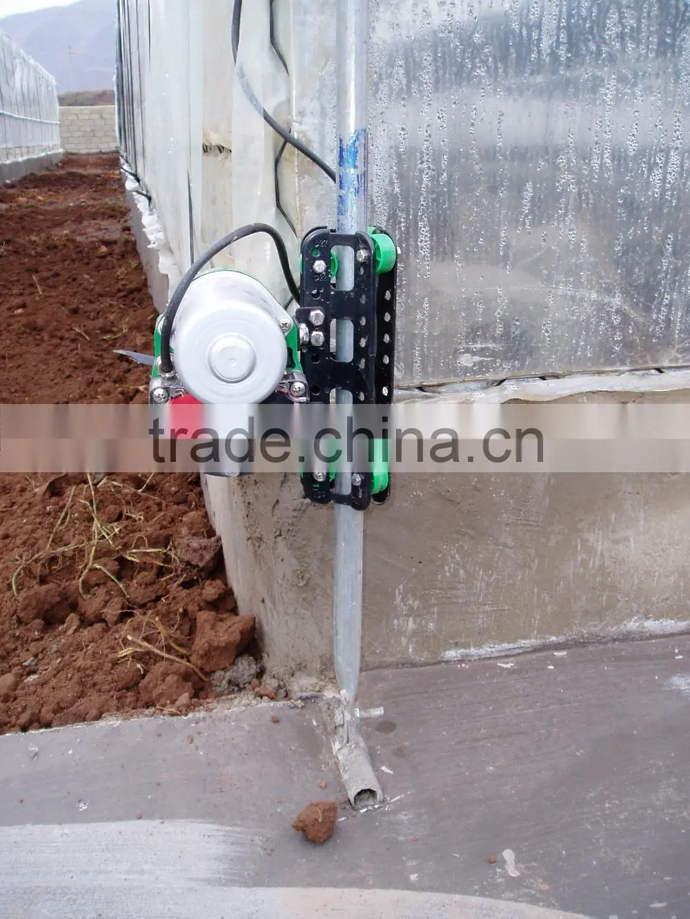 Greenhouse Cover Film Roll up Climbing Guide