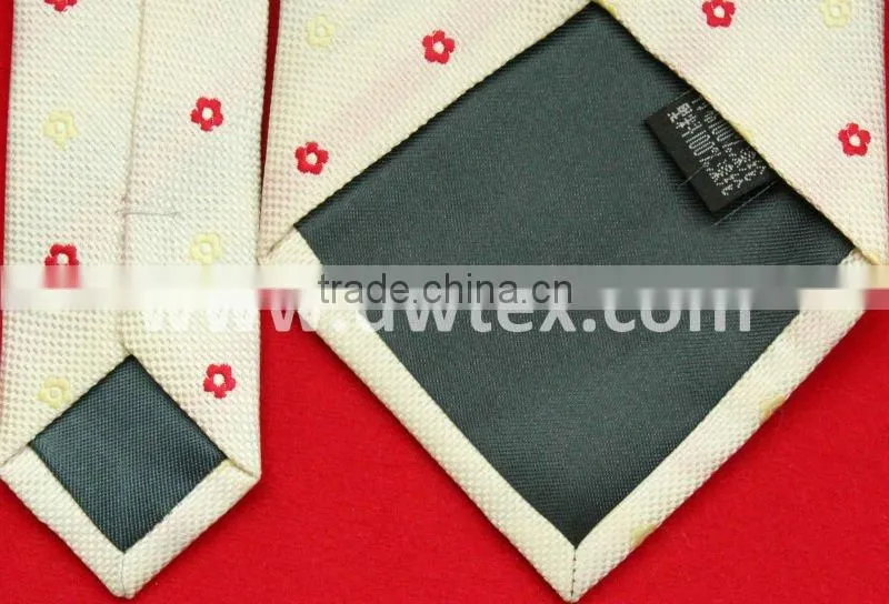 Small flower pattern silk tie for man