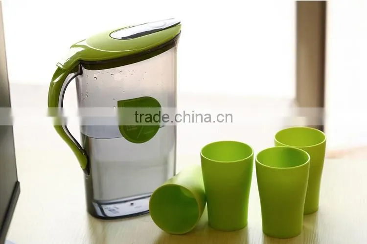 Fashionable plastic water jug with 4 cups