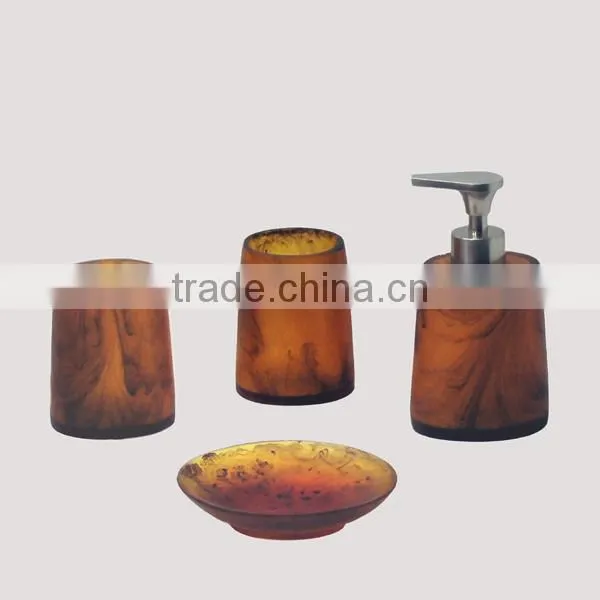 Modern bathroom accessory set