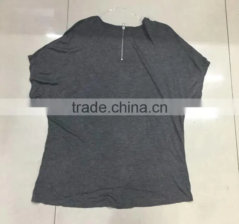 Factory closeout women branded v-neck zipper casual t-shirt