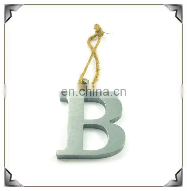 Die casting zinc alloy letter c with small bell Hanging ornaments