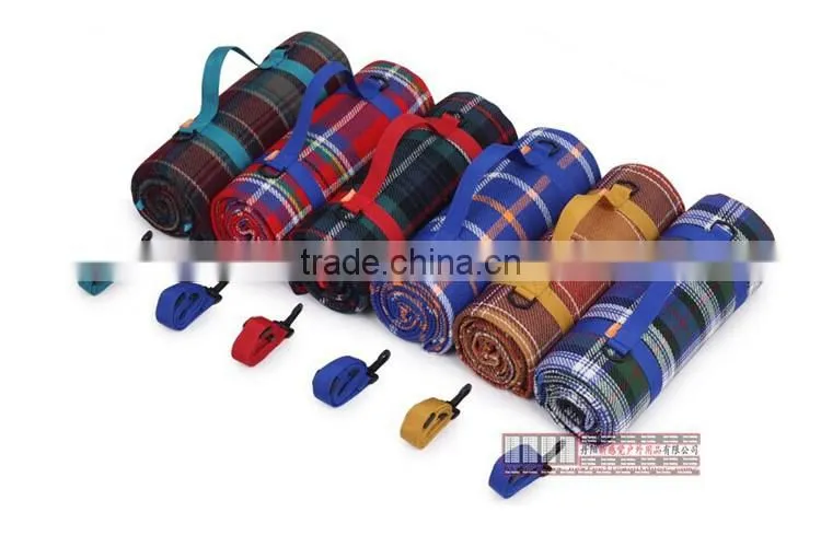 TOOTS Factory Outdoor Foldable fleece Picnic Blanket with handle