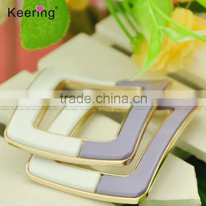 purple and white rectangle metal shoes clips WSC-362