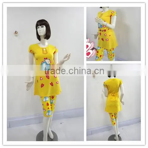 The classic yellow lovely cat and loving heart pajamas women