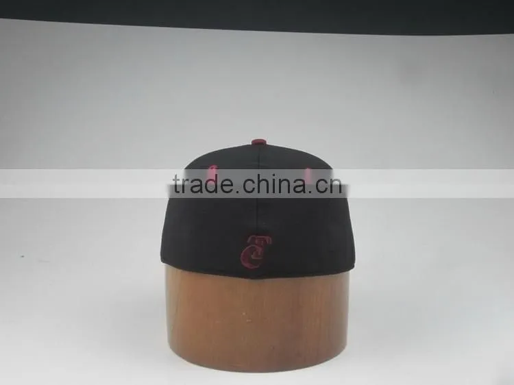 Stylish custom flexfit cap with embroidery logo