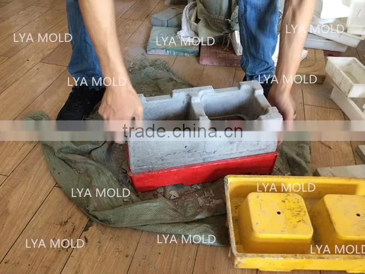 interlocking block moulds interlock two hollow mold