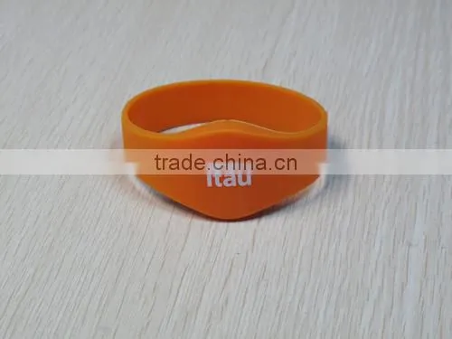 13.56MHz Tag-it 2048 RFID Personalised Wristband UK Christmas Events