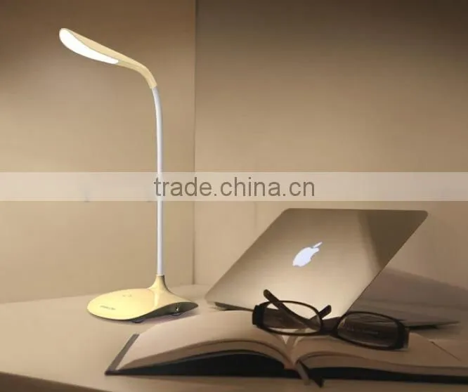 Supply Creative fashion USB charging light adjustable LED lamp / folding table lamp