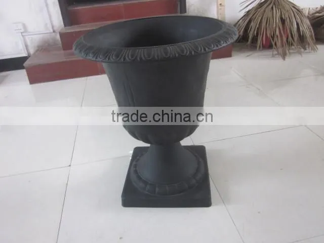 Recyclable decorative garden urns - GreenShip