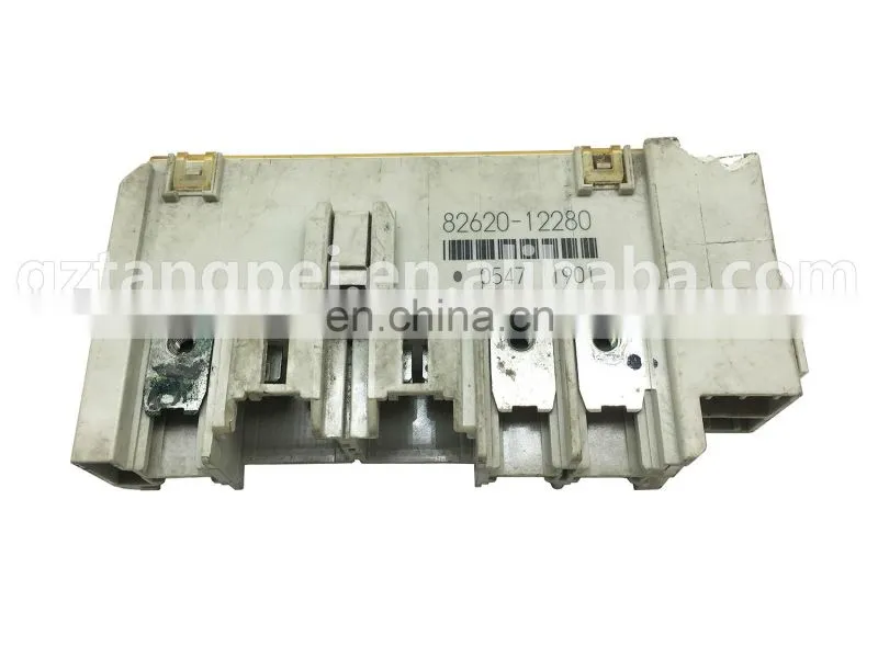 Fuse Box For Toyo-ta Sci-on OEM 82620-12280 8262012280