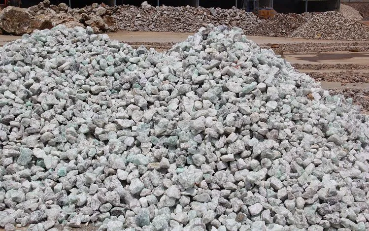 Magnesium is produced by Pidgeon Process Raw material Fluorspar Granular (3)