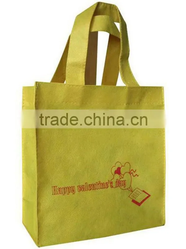 2013 promotional gift foldable non woven bag with handle