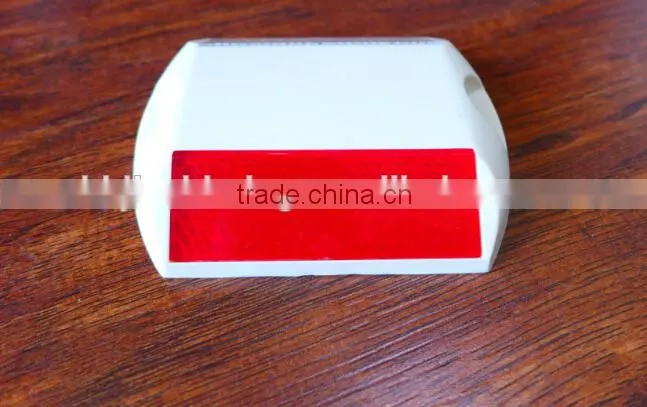 Highway brightness durable plastic road stud ,cheap price plastic road reflector