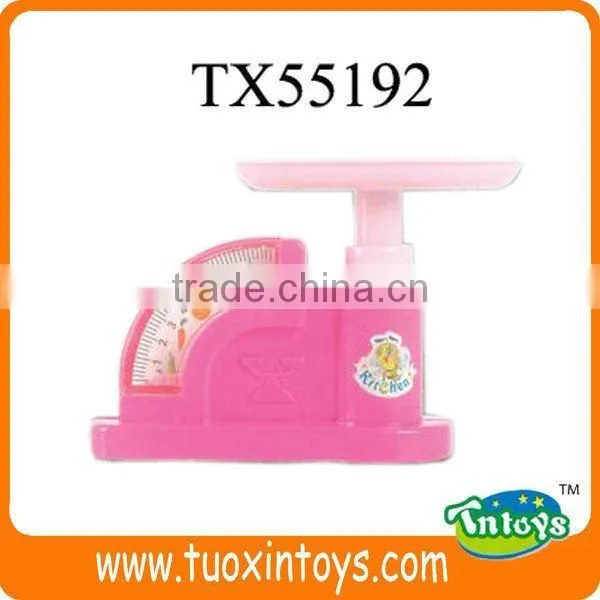 kids play electric scale