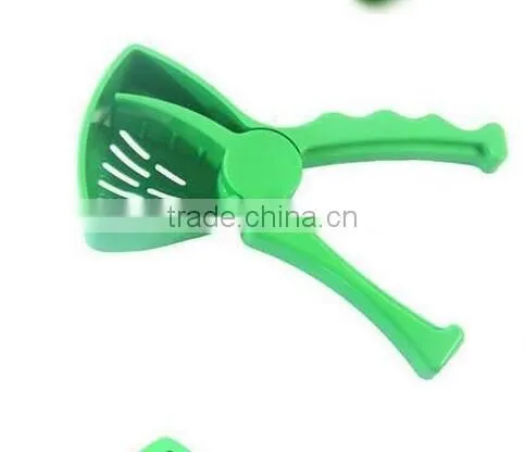 CY143 Lemon juicer clip fruit juice maker Lemon/Orange sprayer Manual Lazy Orange Reamer