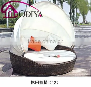 outdoor rattan daybed with canopy