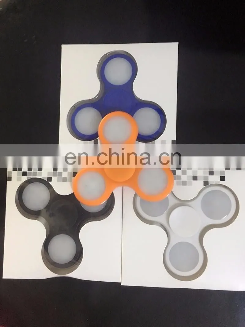 LED Hand Spinner Toys,Finger Spinner ,Tri Fidget Spinner with LED light