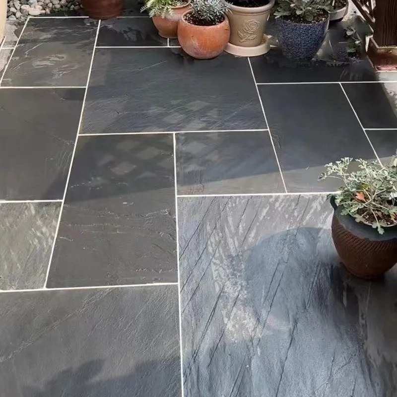 What kind of stone is suitable for paving in an open-air courtyard? Please let me know here.
