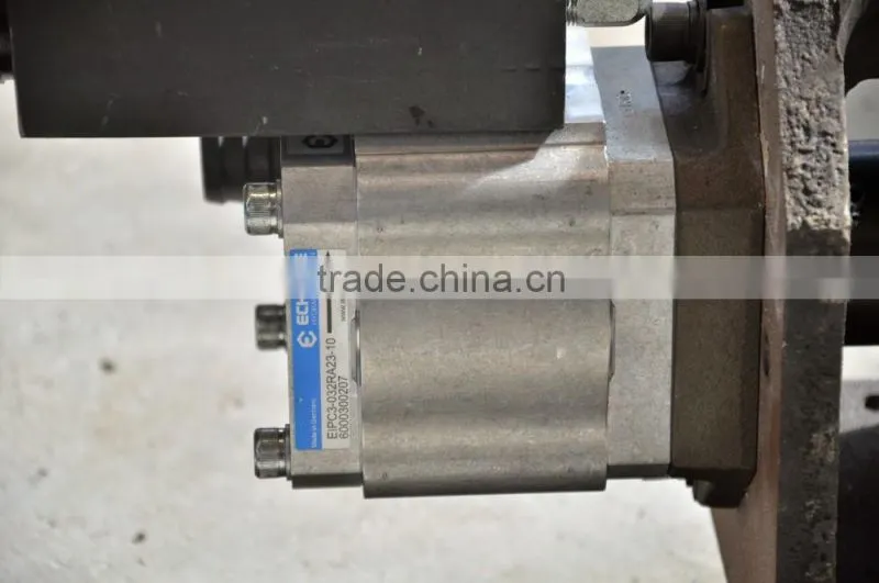 130Ton Precise Plastic Injection Molding Machine