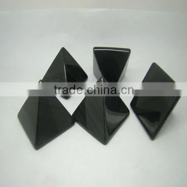 Wholesale dealer pyramid paperweight