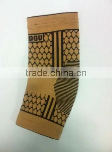 Neoprene wrap around knee support