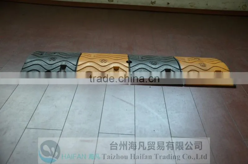 traffic road reflective rubber speed hump for Crossroads/heavy strength rubber speed hump used in Intersection