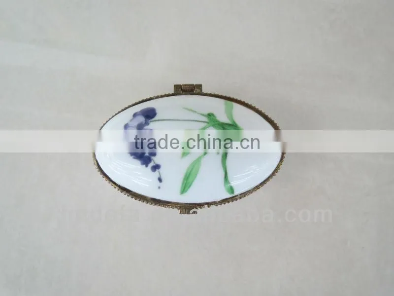 porcelain/ceramic jewel box with decal