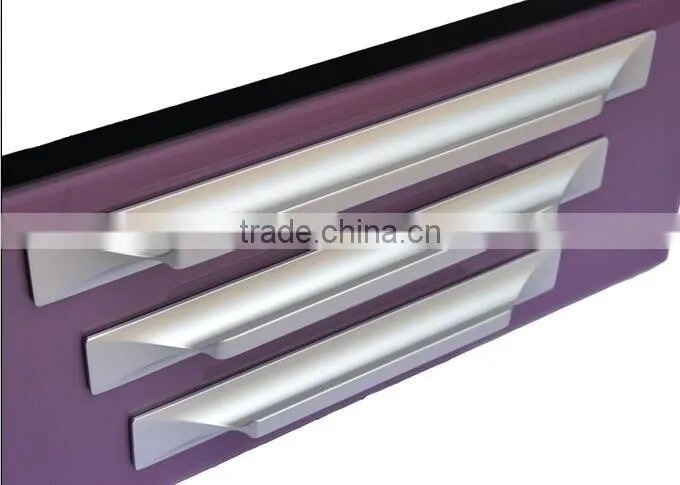 Wardrobe Pull Handle/Kitchen Cabinet Parts/Finger Pull Handle