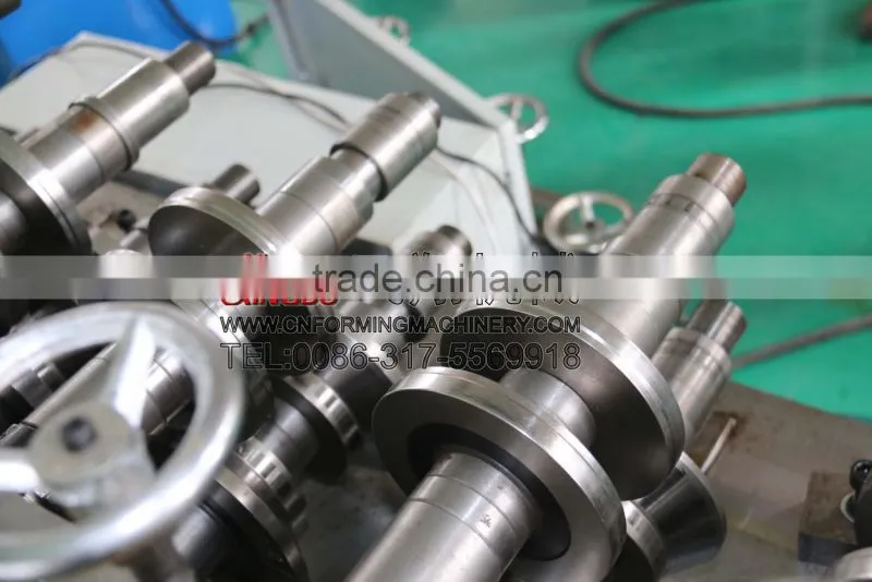 Cage forming machine