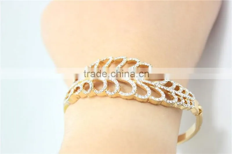 Gold Plated Fashion Design Feather Metal & White Diamond Open Cuff Bangle Bracelet For Women Gift For 2016New Intrend style