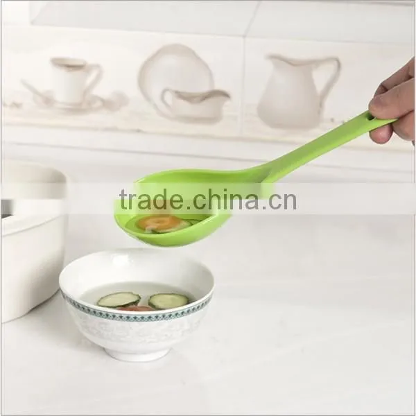 wholesale 2color pp plastic spoons for soup/custom food grade plastic soup spoons wholesale/wholesale spoons manufacturer