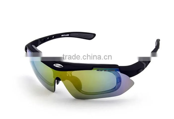 Robot modeling sport ski goggles