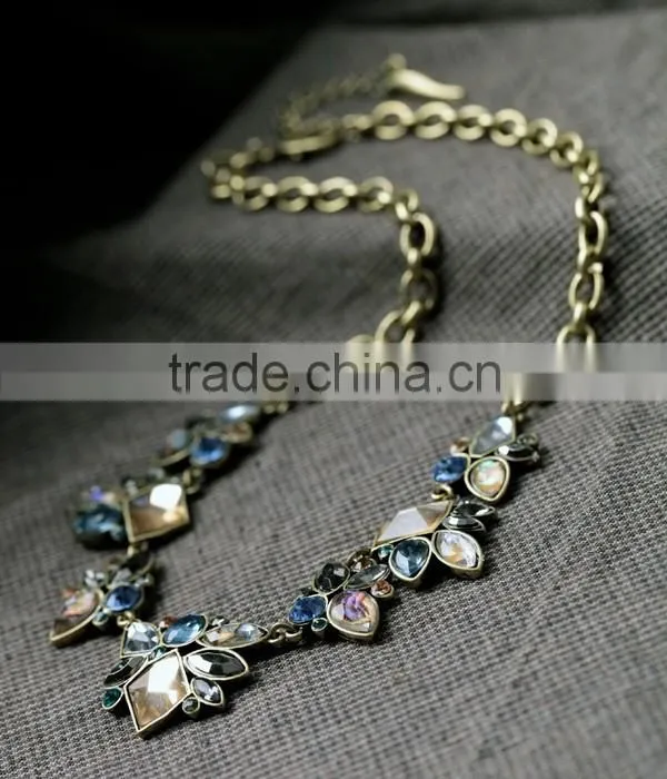OEM/ODM Factory Direct Sale 2016 Vintage Stone Flower Pendant Necklace