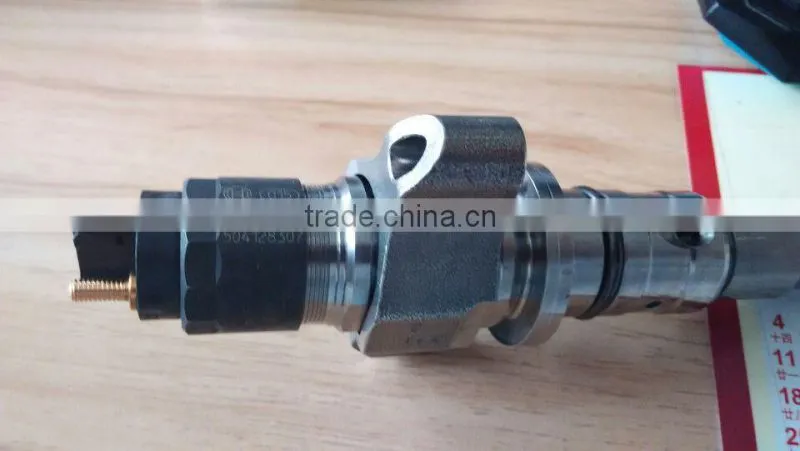 2015 best Selling Orginal BOSCH common rail engine injector nozzle 0445120075 for IVECO 504128307, from BEACON